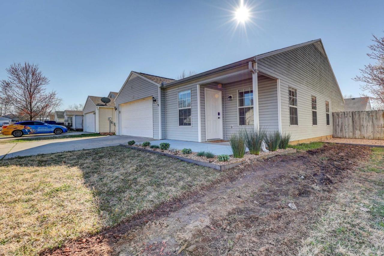 Chic Bentonville Home With Patio And Fire Pit! Luaran gambar