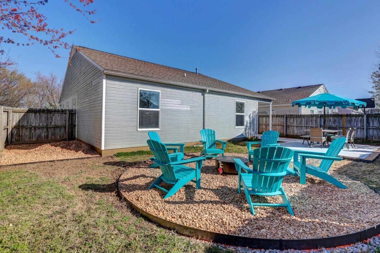 Chic Bentonville Home With Patio And Fire Pit! Luaran gambar